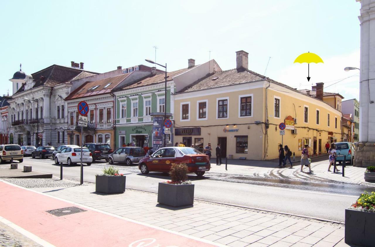 The Yellow Umbrella Studio Клуж-Напока Экстерьер фото