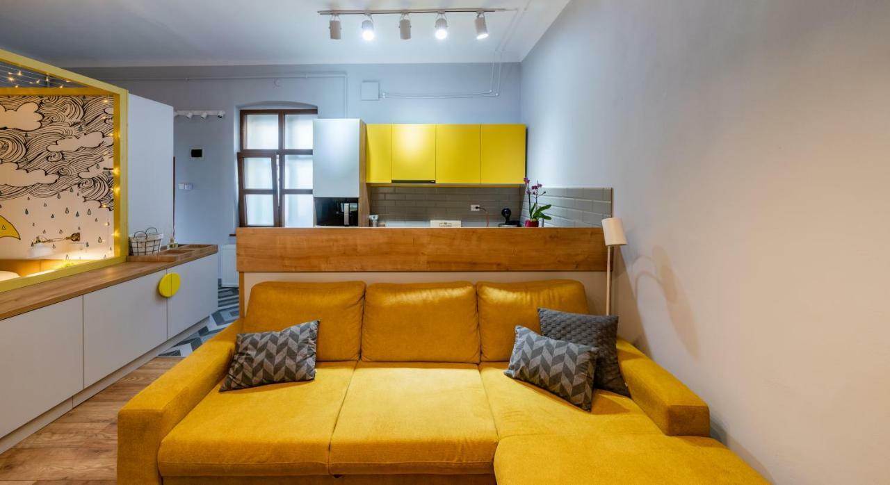 The Yellow Umbrella Studio Клуж-Напока Экстерьер фото